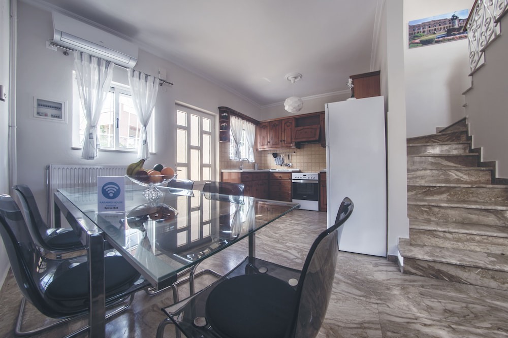 Photo of Livingroom in Alepou