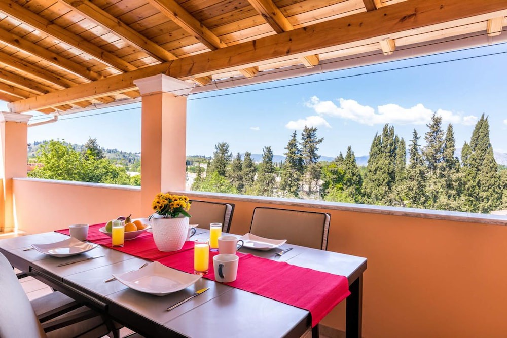 Photo of Patio Balcony in Alepou