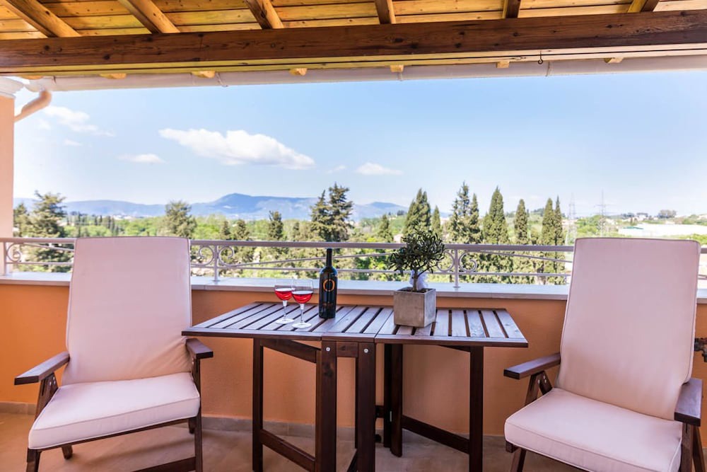 Photo of Patio Balcony in Alepou