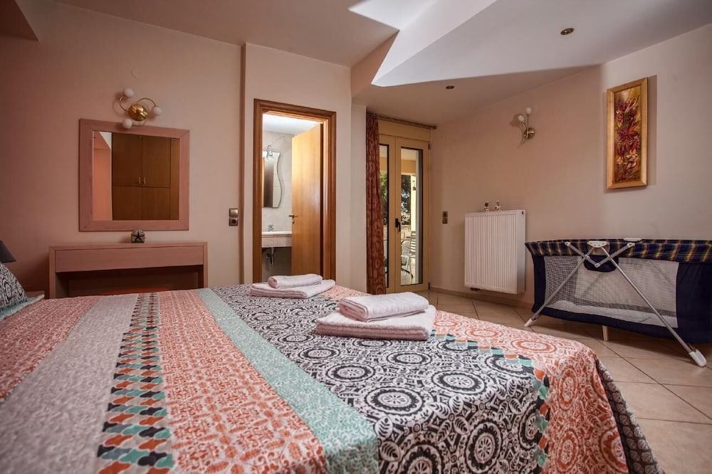 Photo of Bedroom in Roussospiti