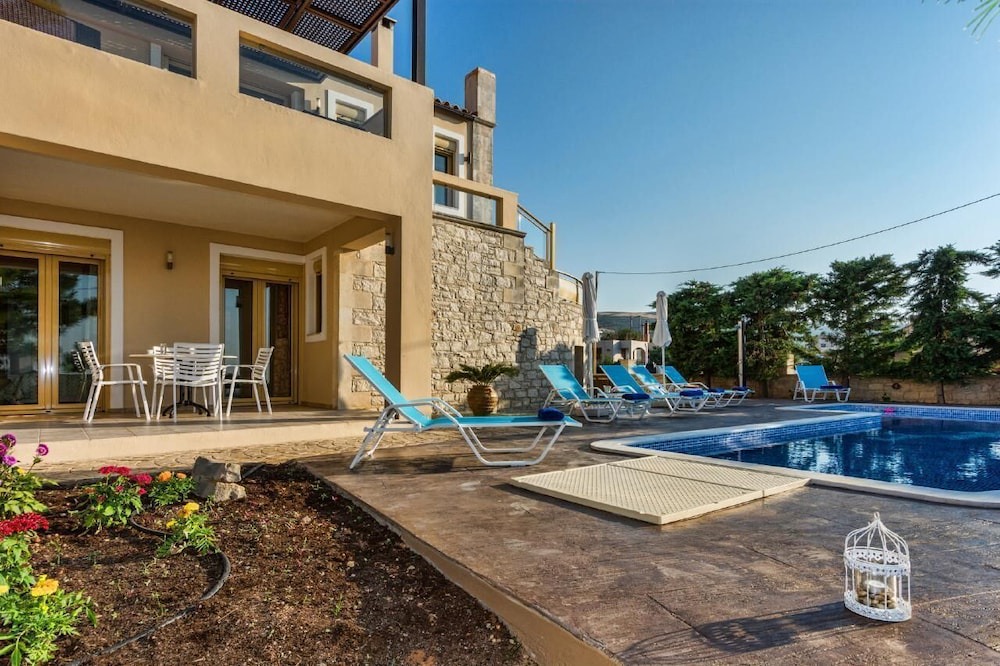 Photo of Outdoor in Roussospiti