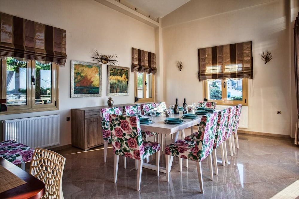 Photo of Kitchen in Roussospiti