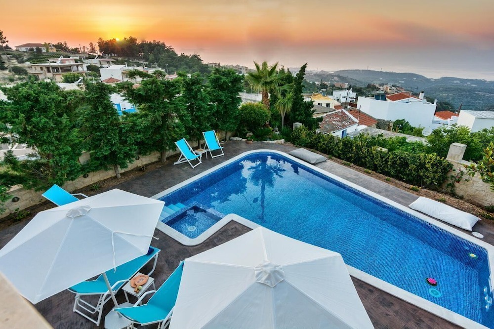 Photo of Outdoor in Roussospiti