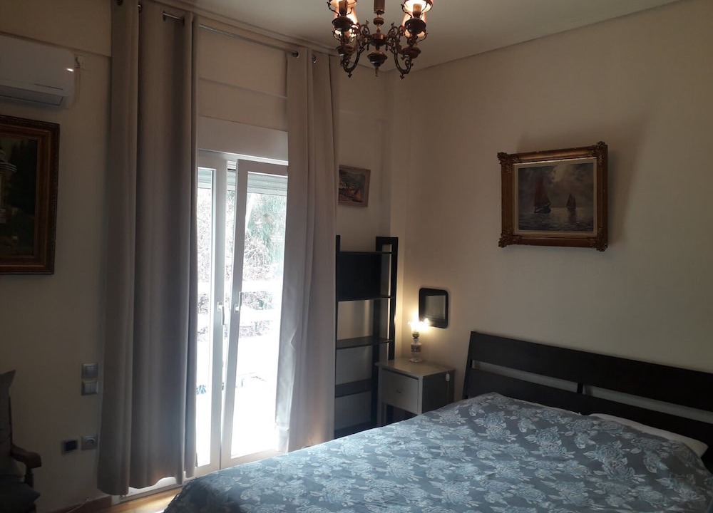 Photo of Bedroom in Exarhia