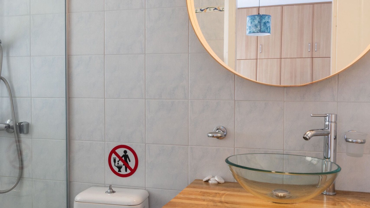 Photo of Bathroom in Alimos