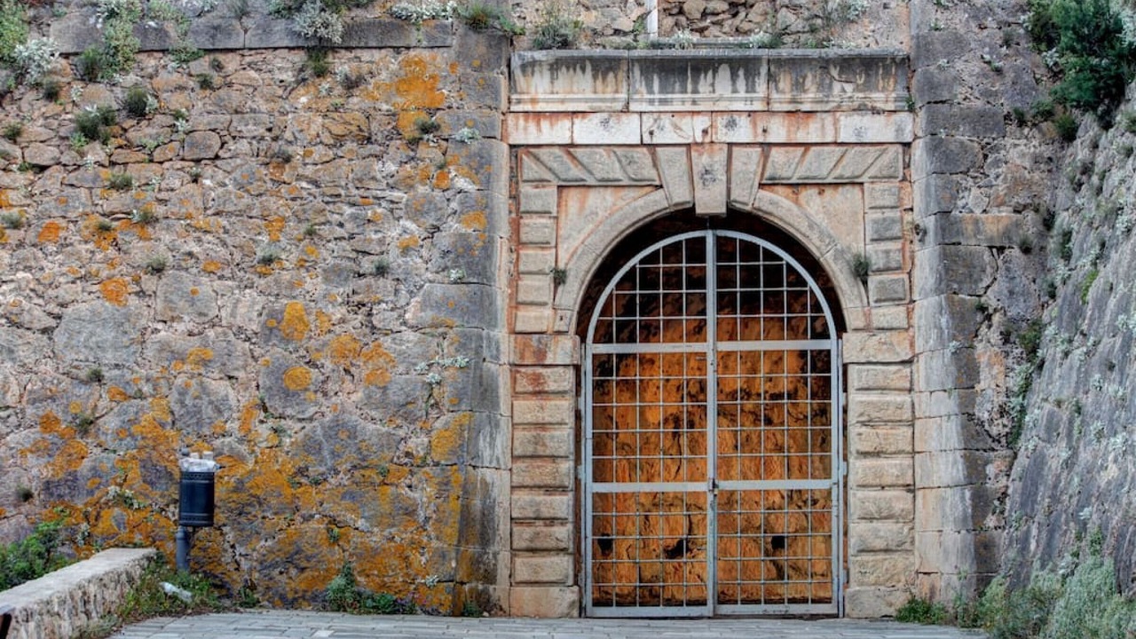 Photo of Outdoor in Frourion