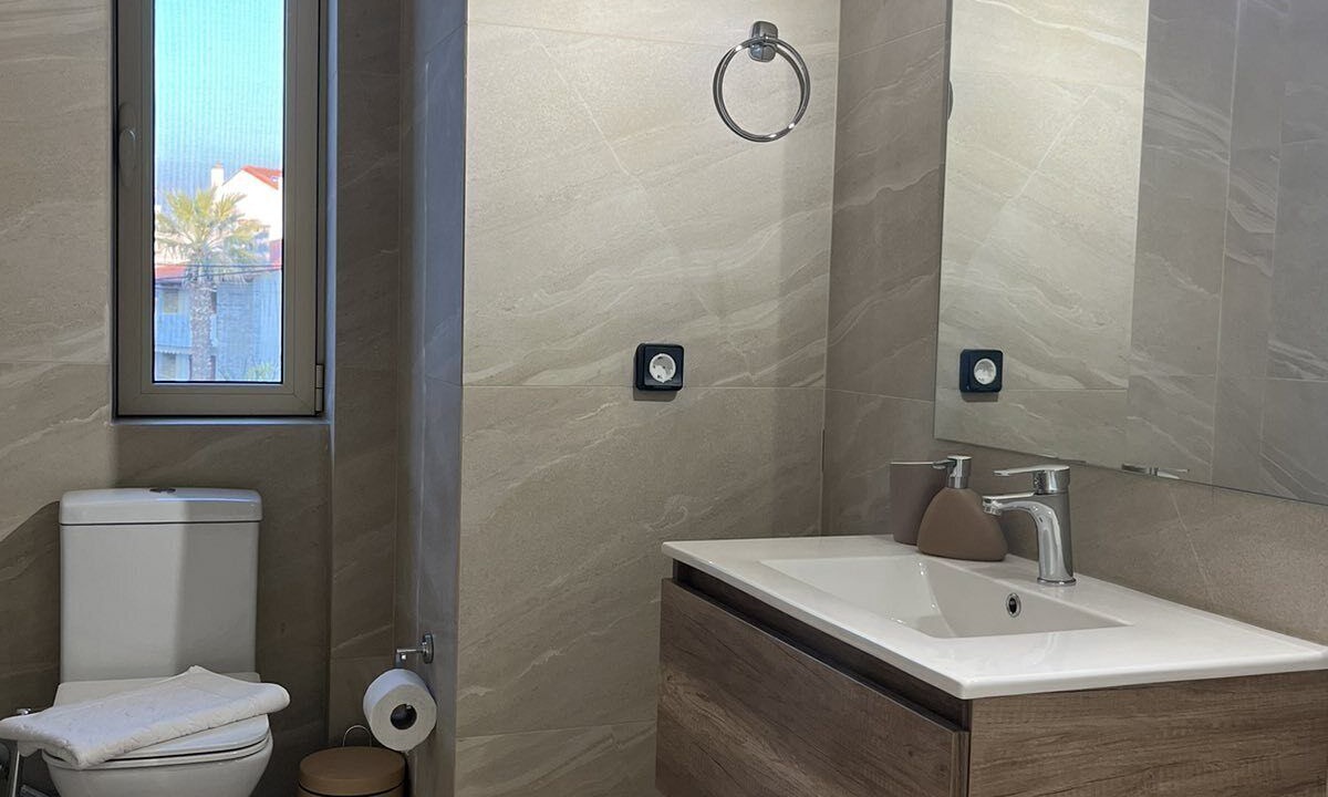 Photo of Bathroom in Alimos
