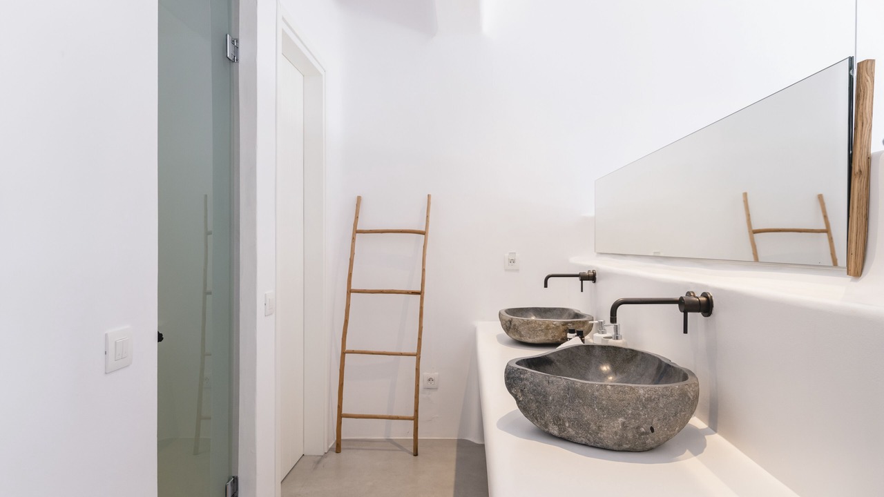 Photo of Bathroom in Faros Armenistis