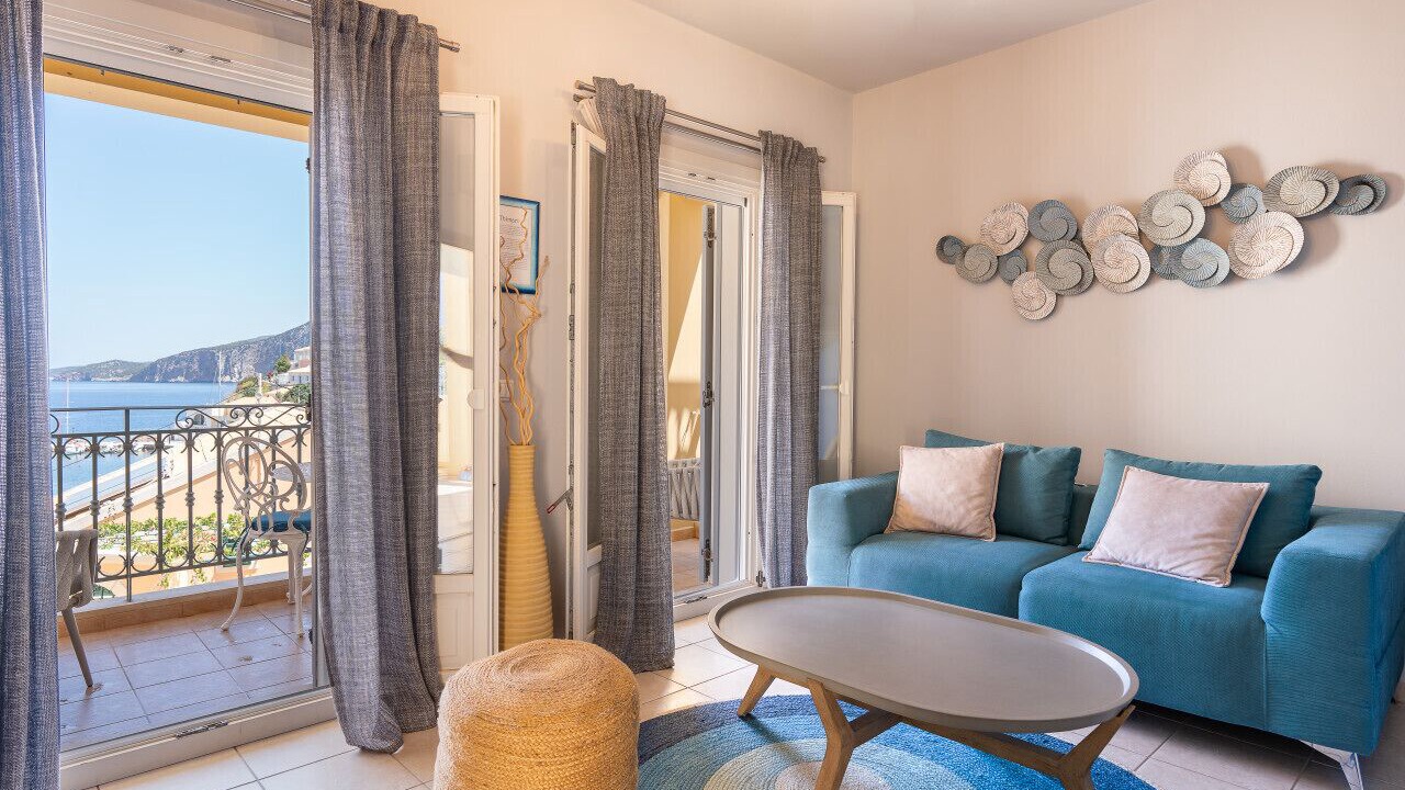 Photo of Livingroom in Frourion