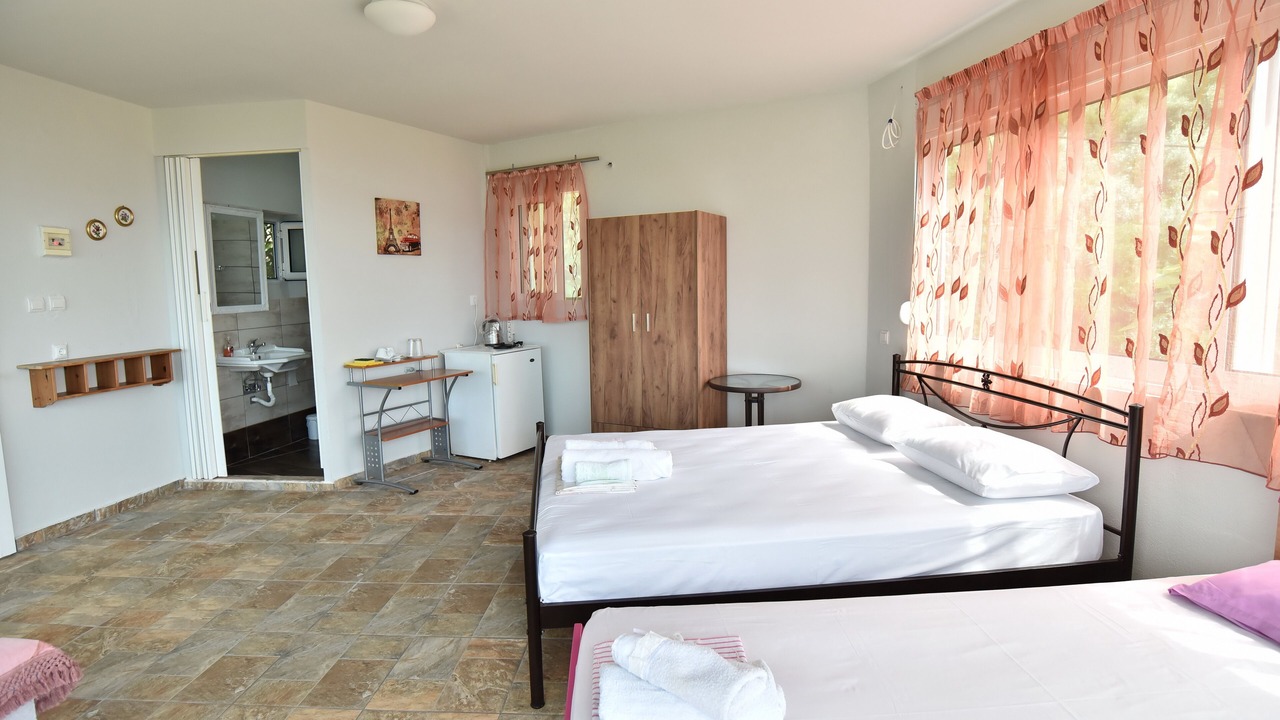Photo of Bedroom in Golden Beach