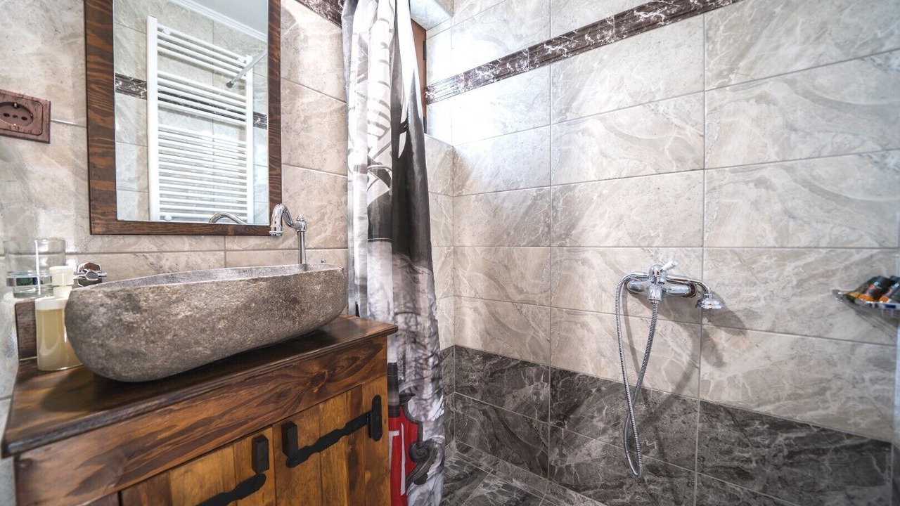 Photo of Bathroom in Platanos