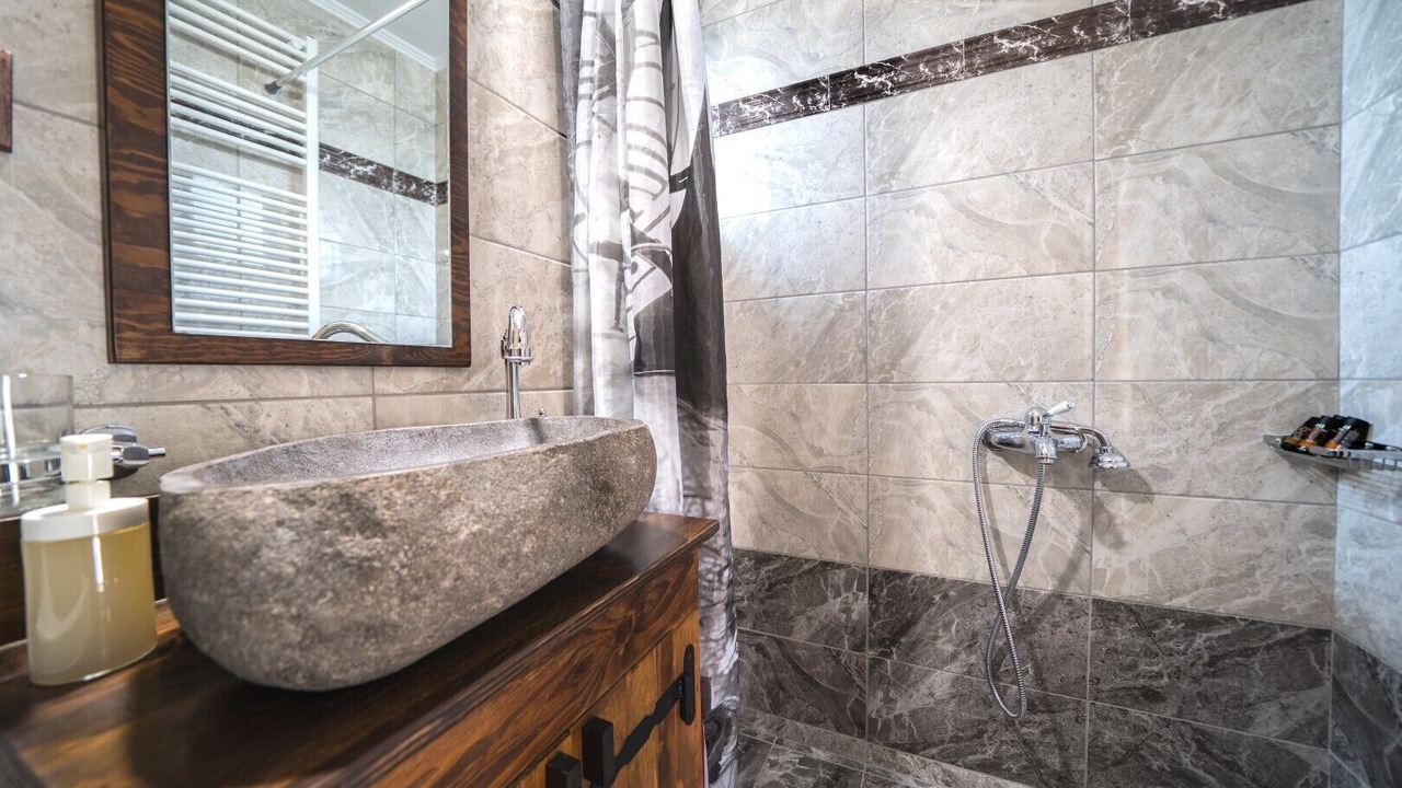 Photo of Bathroom in Platanos