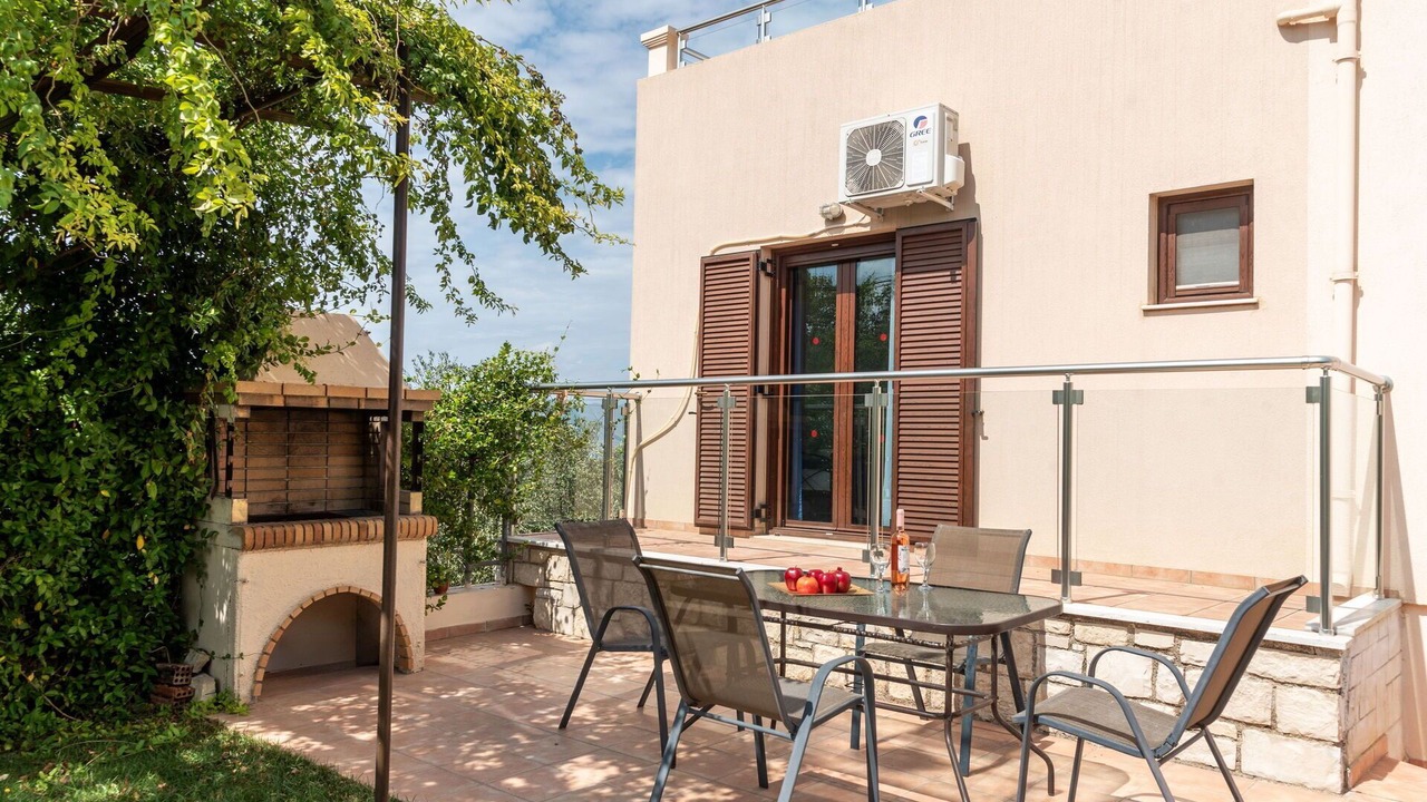 Photo of Patio Balcony in Pyrgos Psilonerou