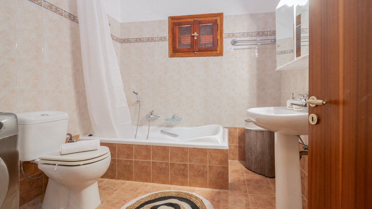Photo of Bathroom in Drosia