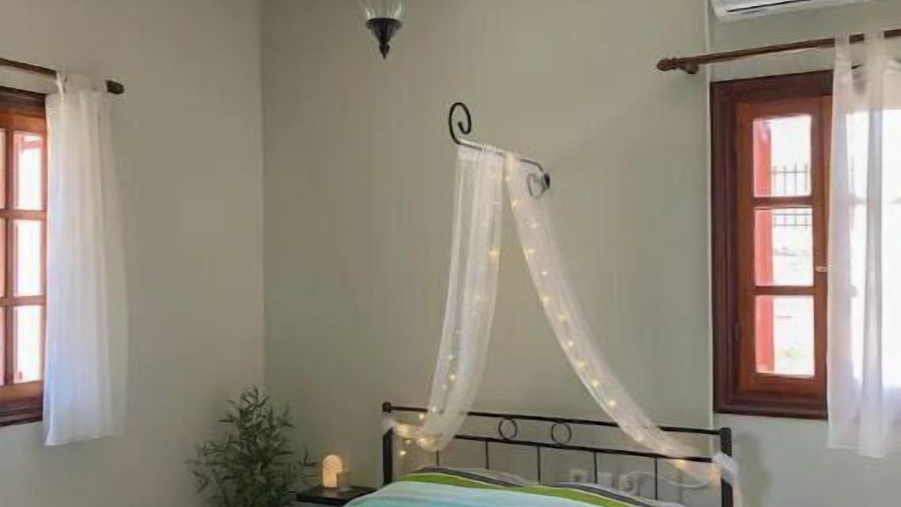 Photo of Bedroom in East Mani