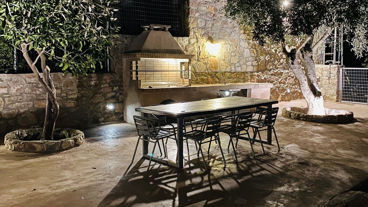 Photo of Outdoor in East Mani