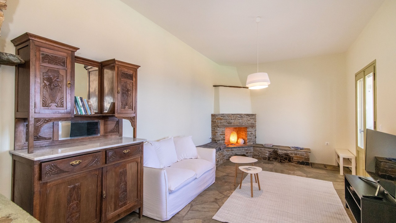 Photo of Livingroom in Exomvourgo