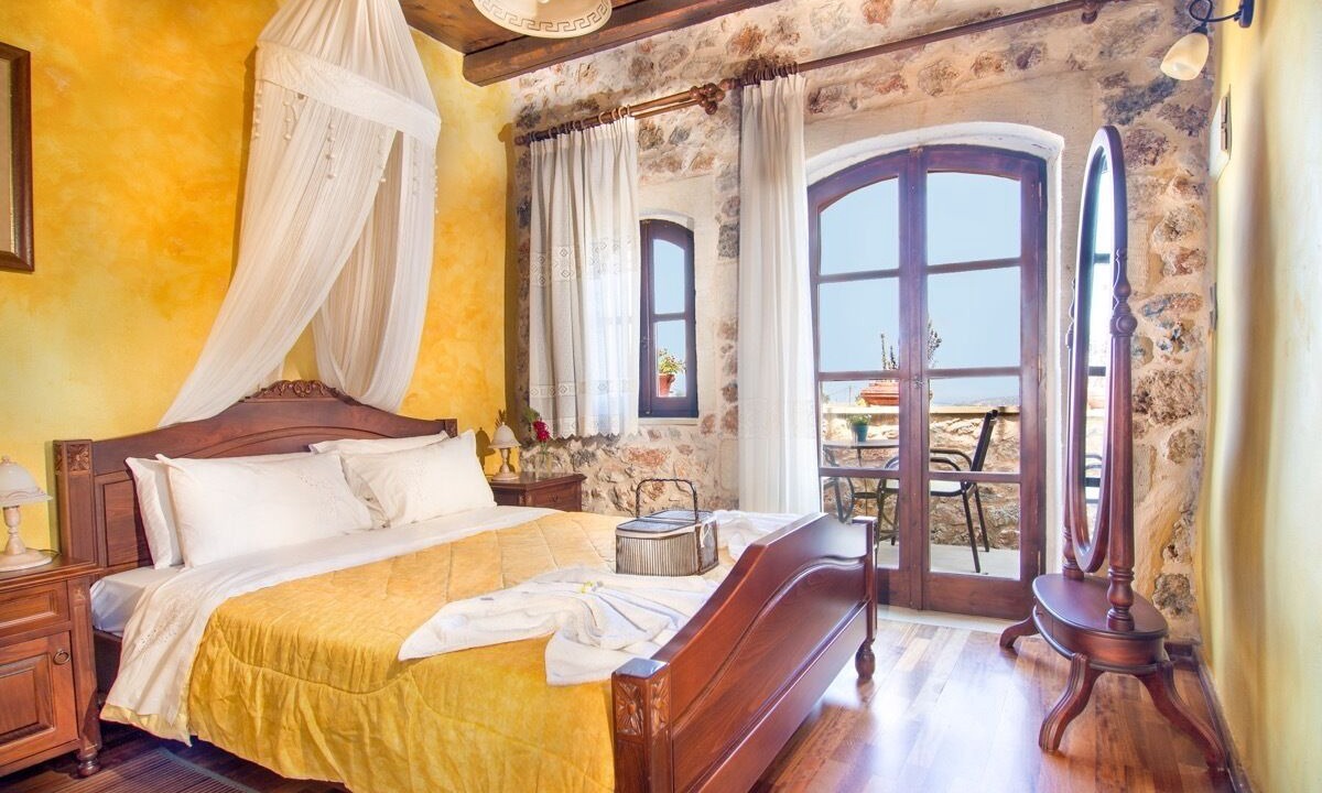 Photo of Bedroom in Samonas