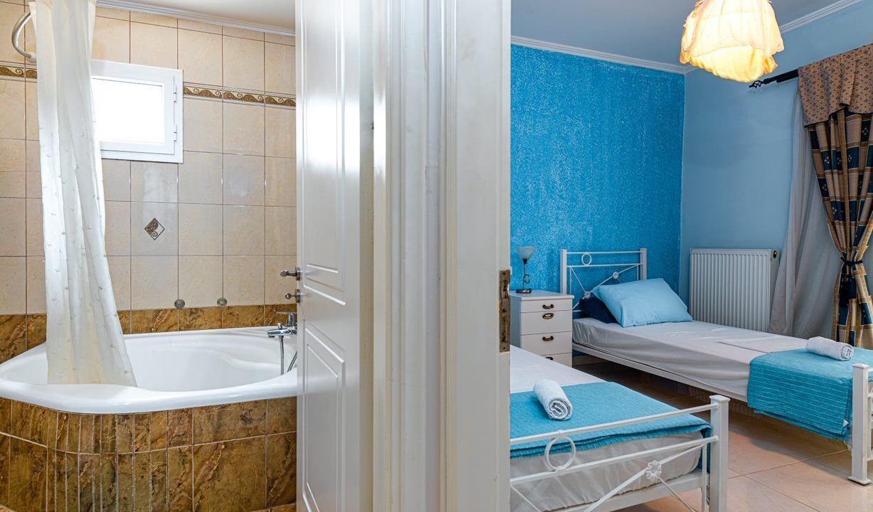 Photo of Bathroom in Alykes
