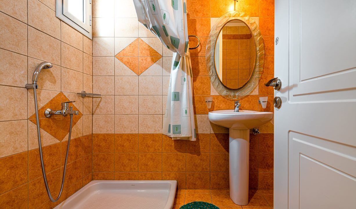 Photo of Bathroom in Alykes