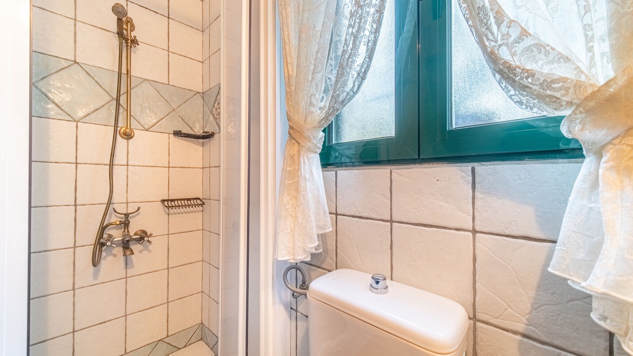 Photo of Bathroom in Kato Korakiana
