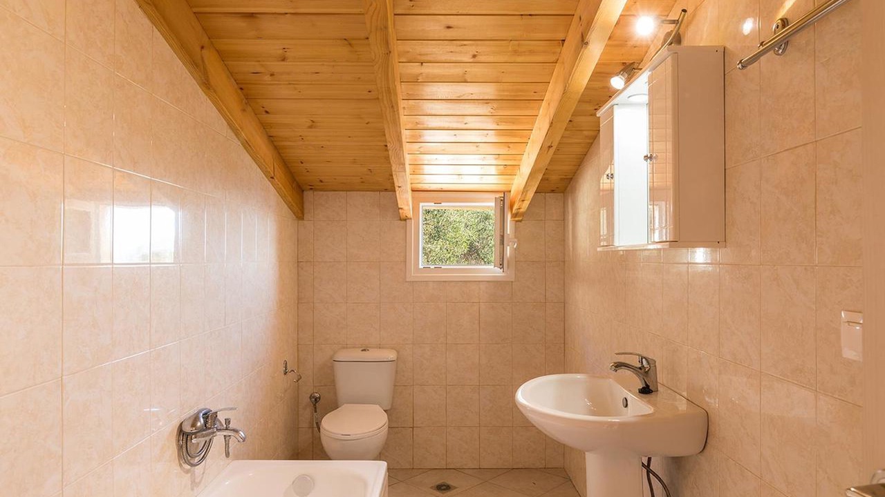 Photo of Bathroom in Parelia