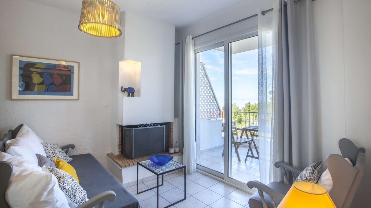 Photo of Livingroom in Neos Marmaras