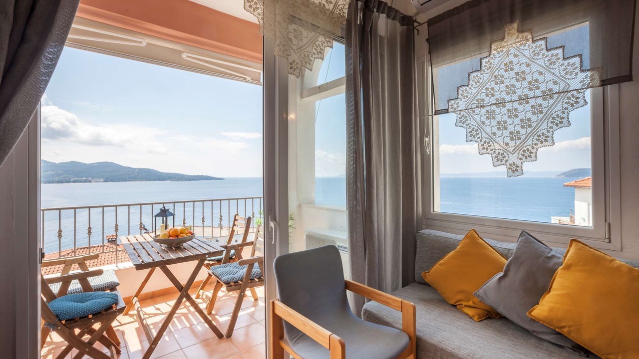 Photo of Livingroom in Neos Marmaras