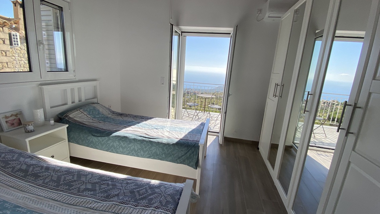 Photo of Bedroom in Lefktron