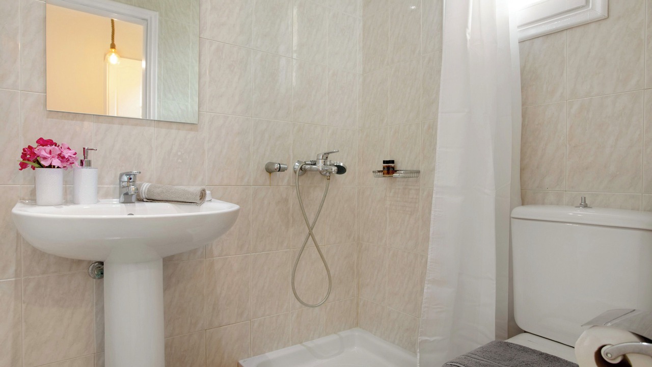 Photo of Bathroom in Alykes