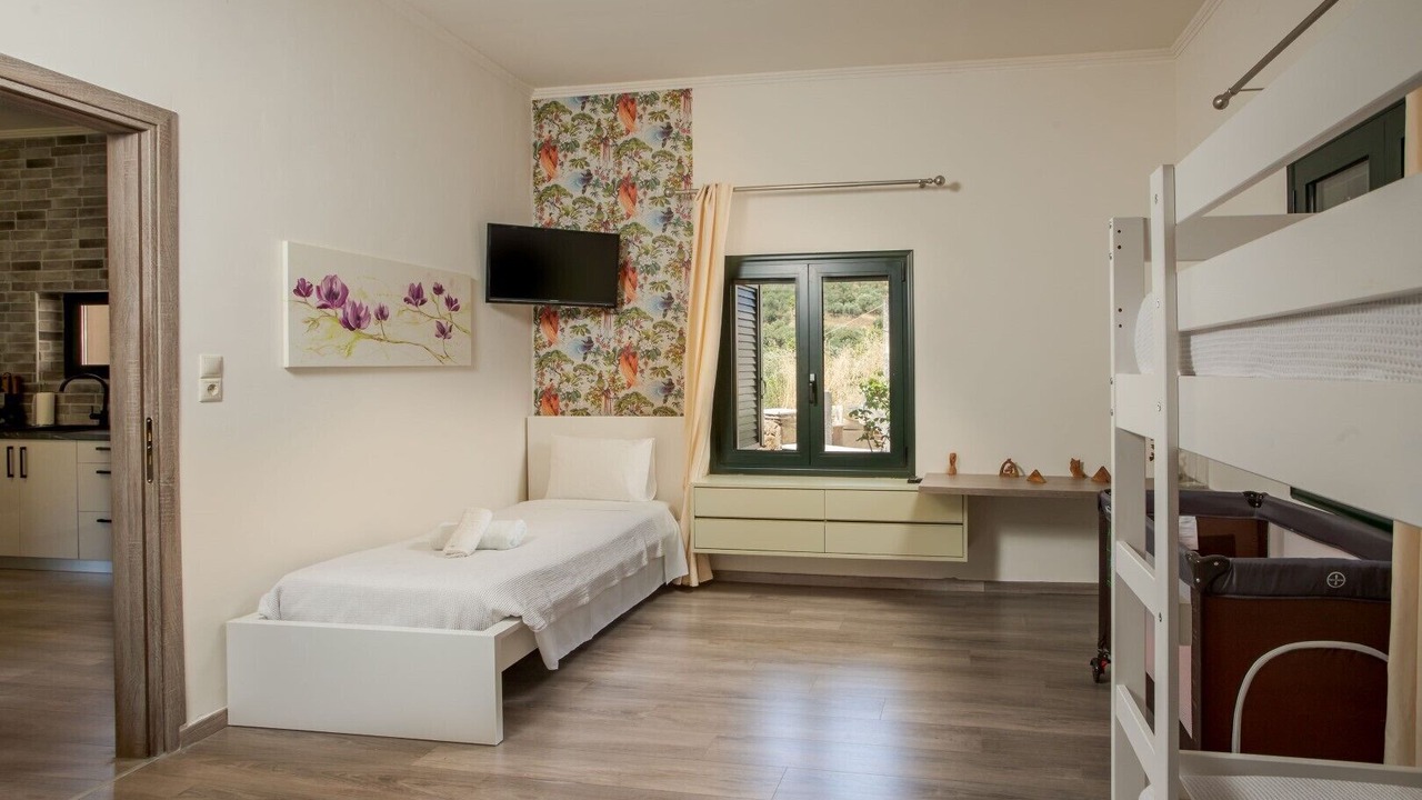 Photo of Bedroom in Potamidha