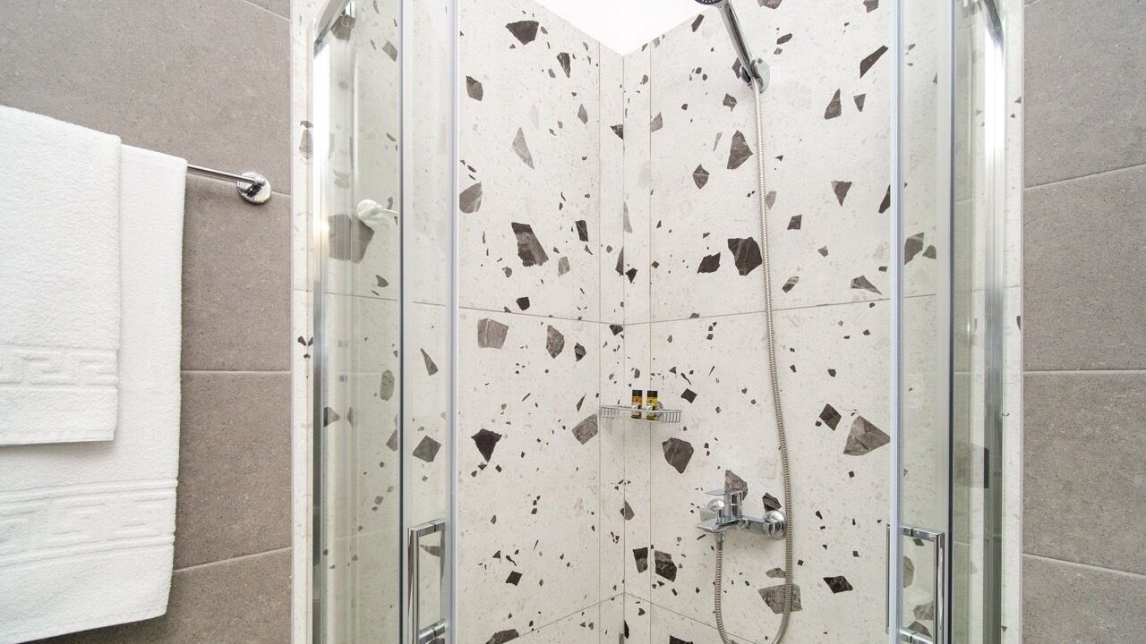 Photo of Bathroom in Petaleia