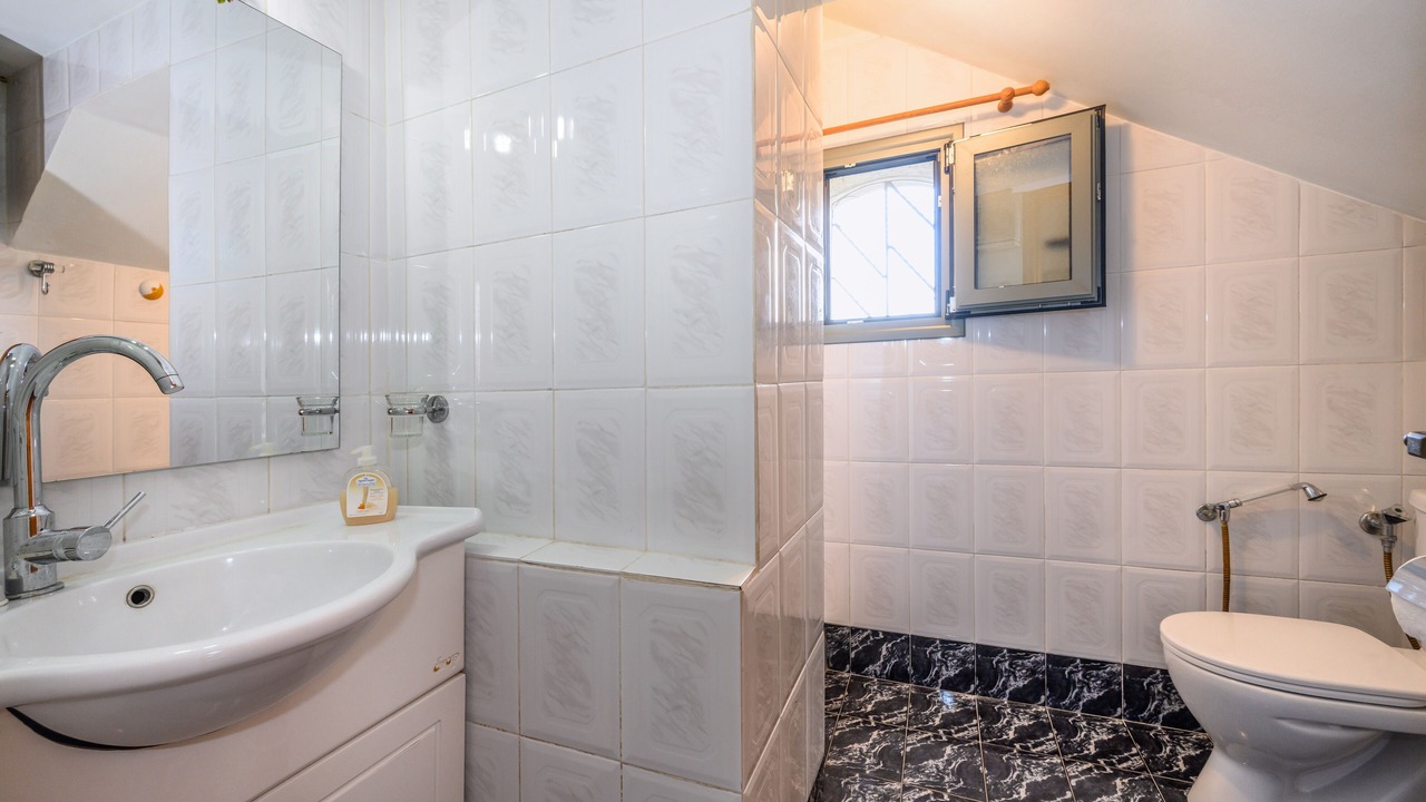 Photo of Bathroom in Kardamyli