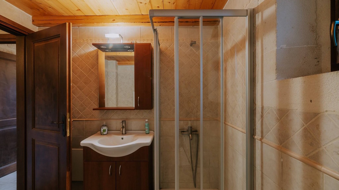 Photo of Bathroom in Prines