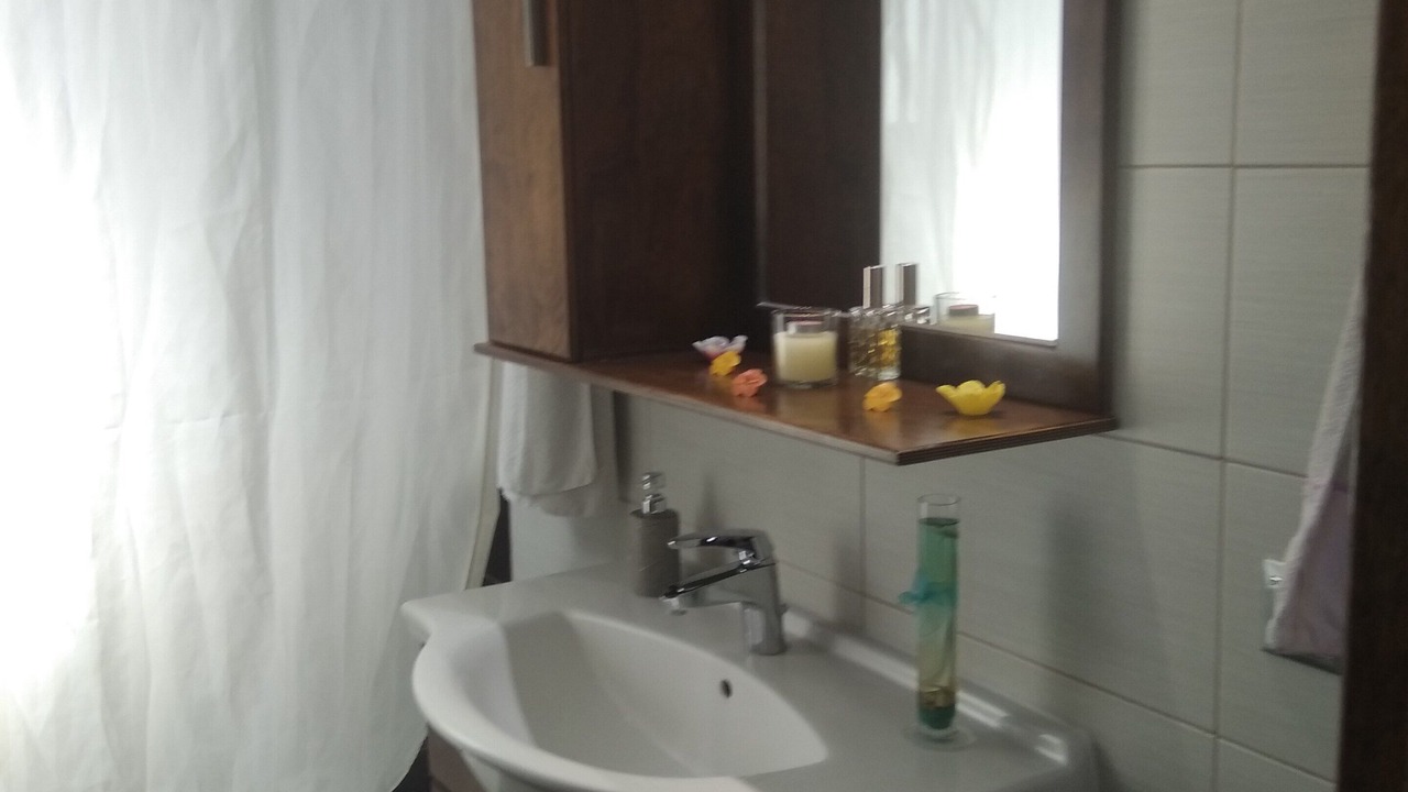 Photo of Bathroom in Marmari