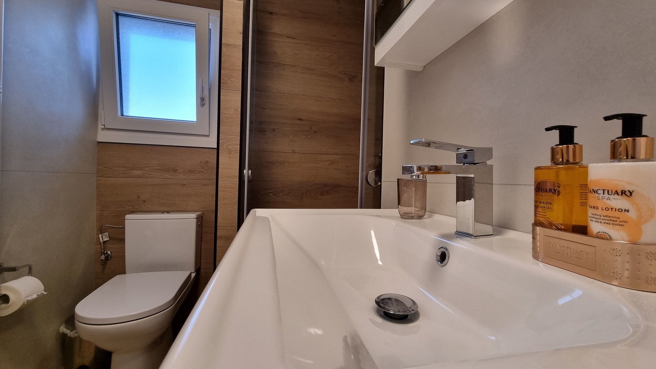 Photo of Bathroom in Larissa