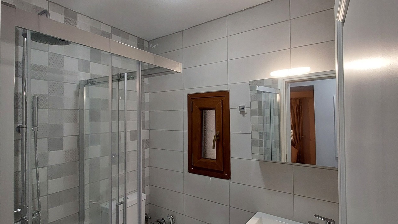 Photo of Bathroom in Vourkoti