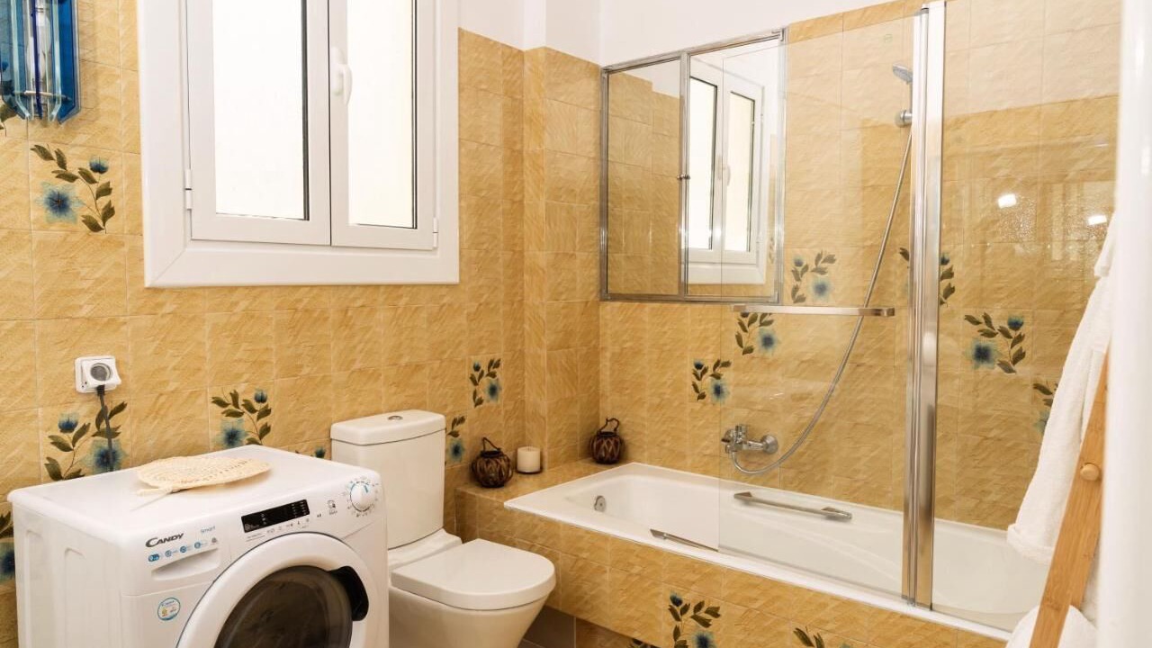 Photo of Bathroom in Thissio