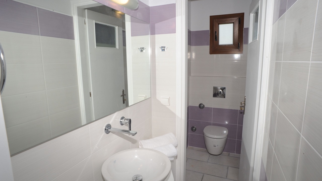 Photo of Bathroom in Plaka