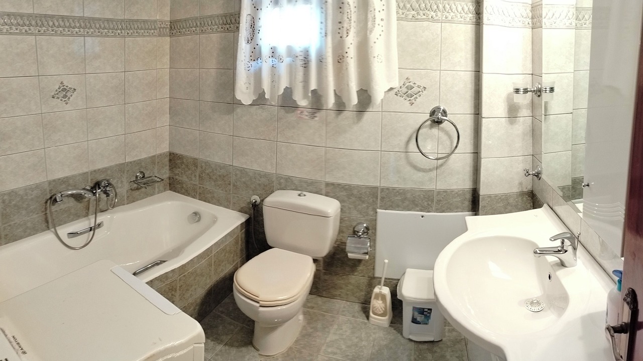 Photo of Bathroom in Messonghi