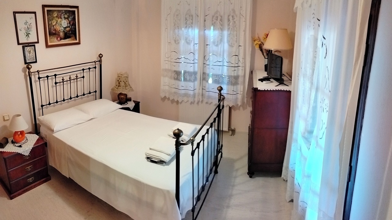 Photo of Bedroom in Messonghi