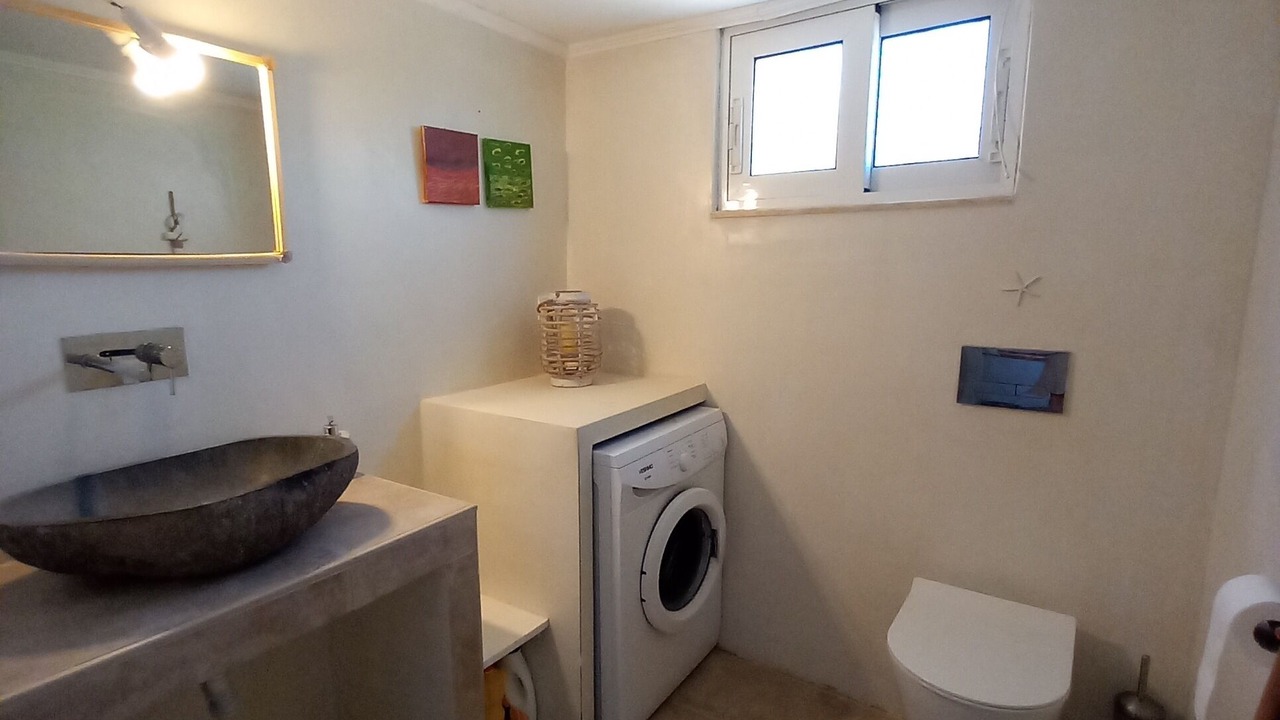 Photo of Bathroom in Marathopoli