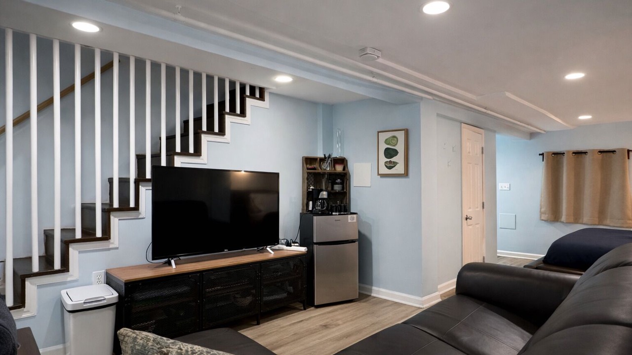 Photo of Livingroom in Near Northeast