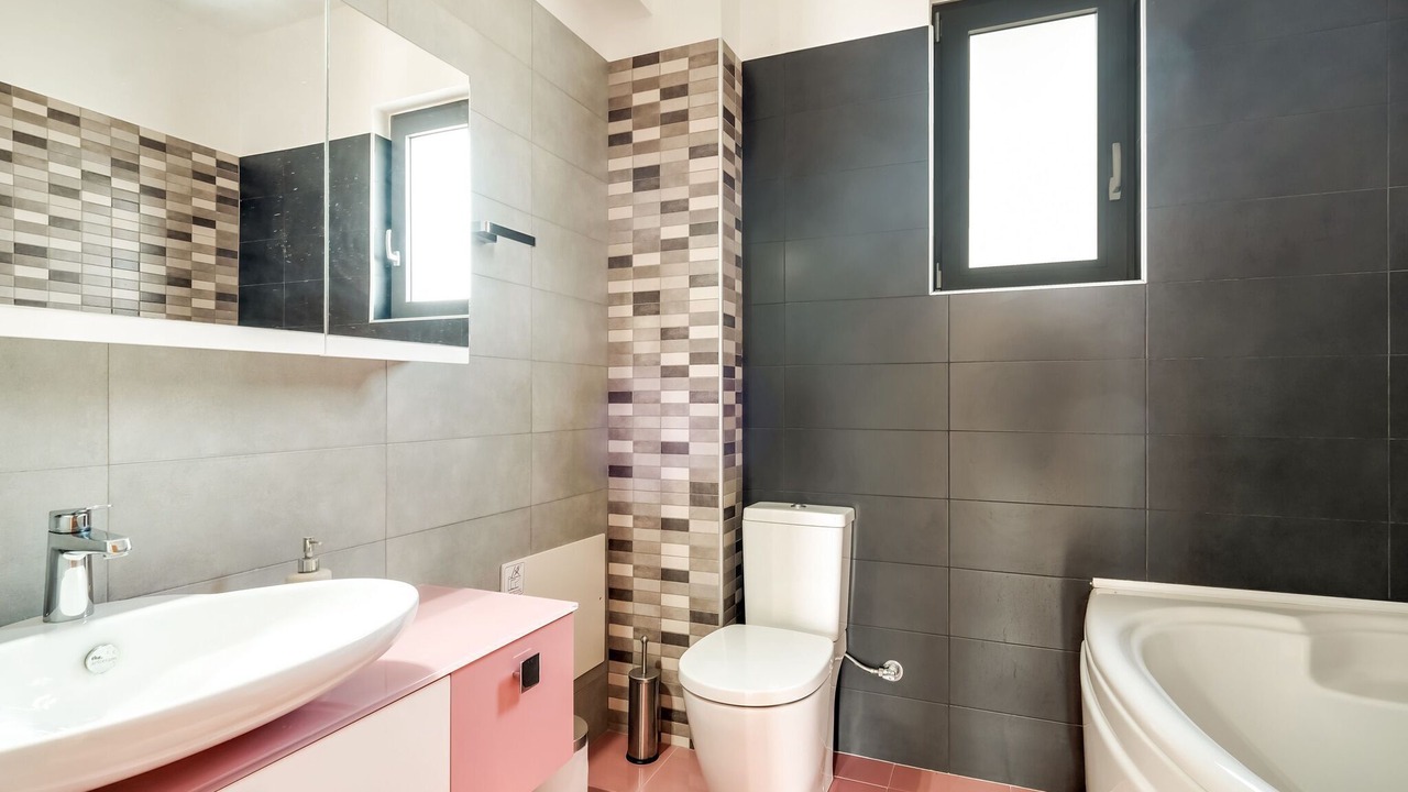 Photo of Bathroom in Platanes