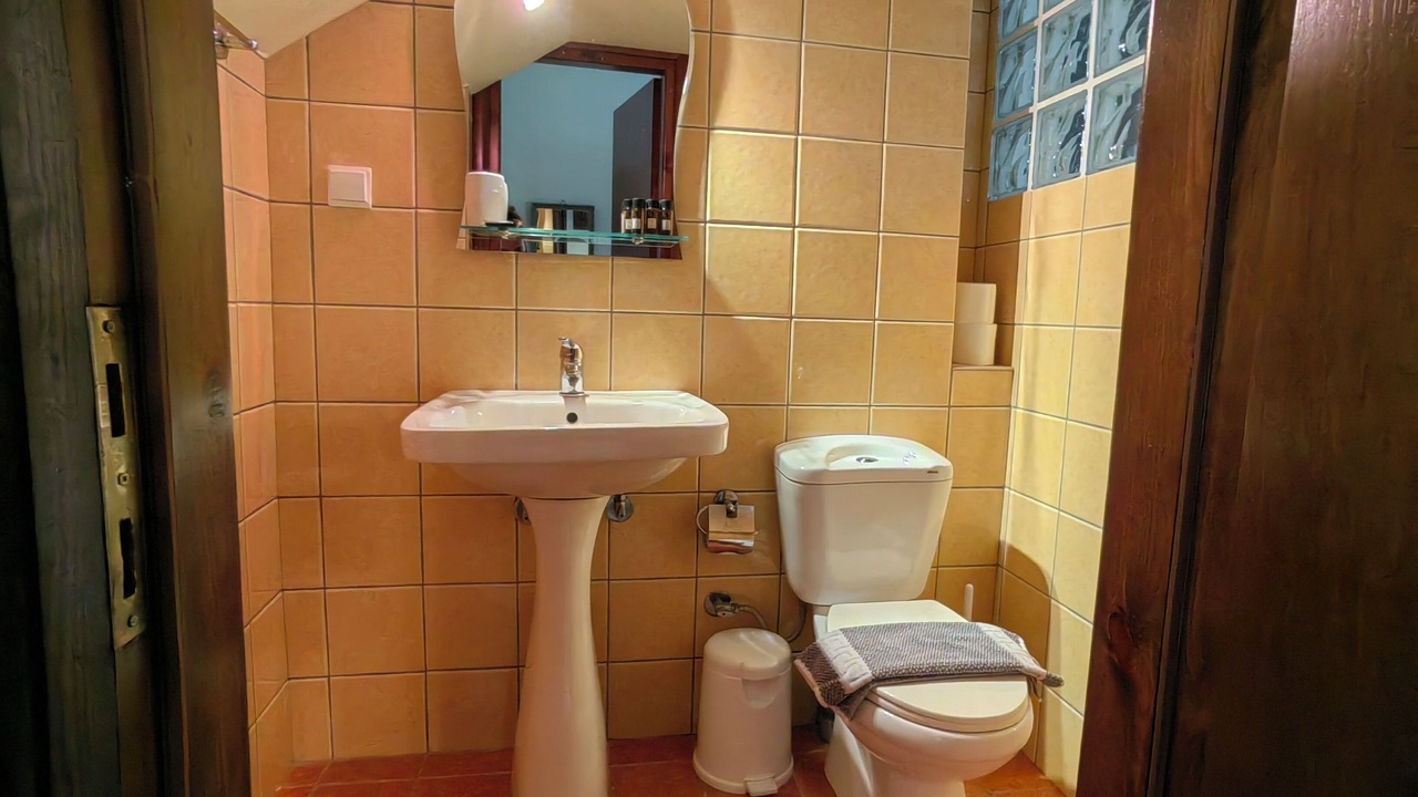 Photo of Bathroom in Platanos