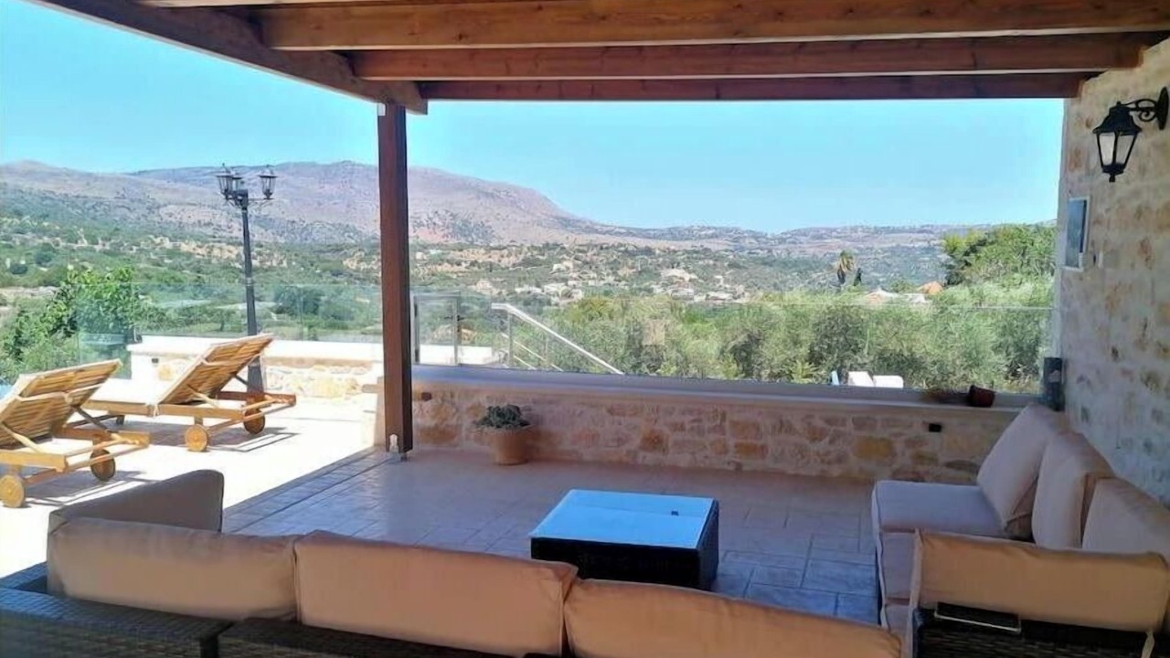 Photo of Patio Balcony in Makhairoi