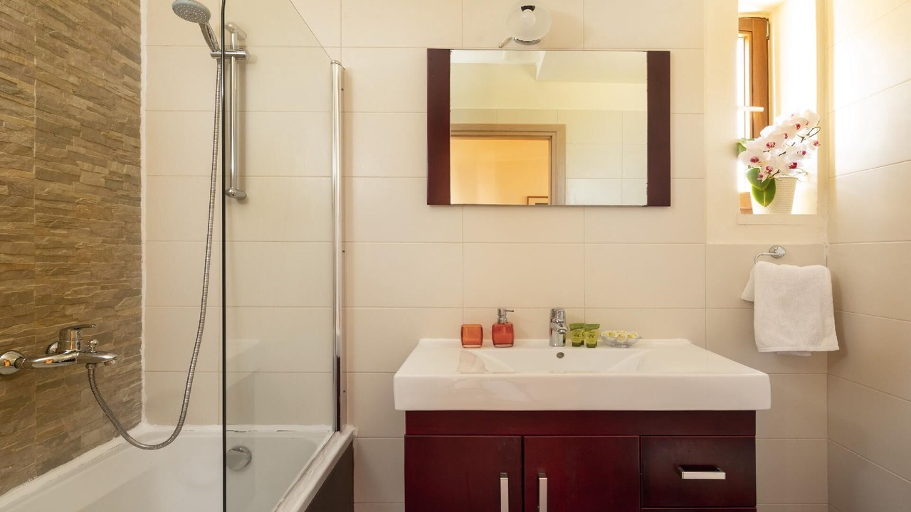 Photo of Bathroom in Maheri