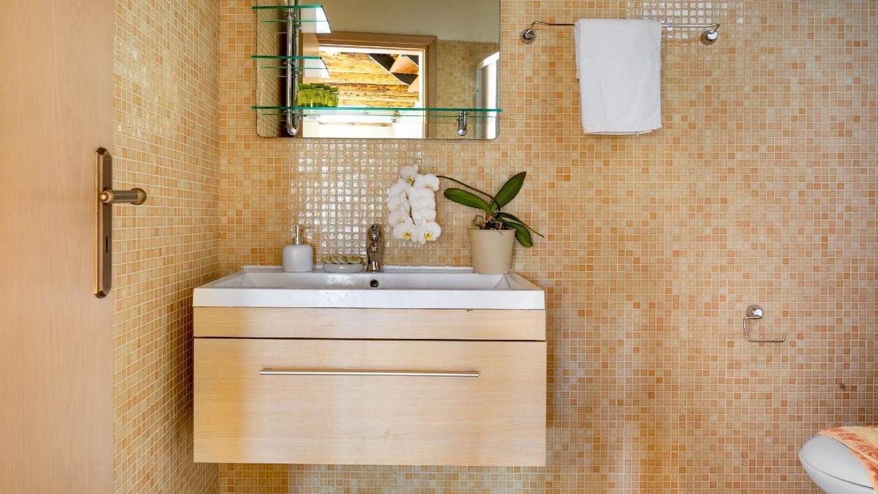 Photo of Bathroom in Maheri