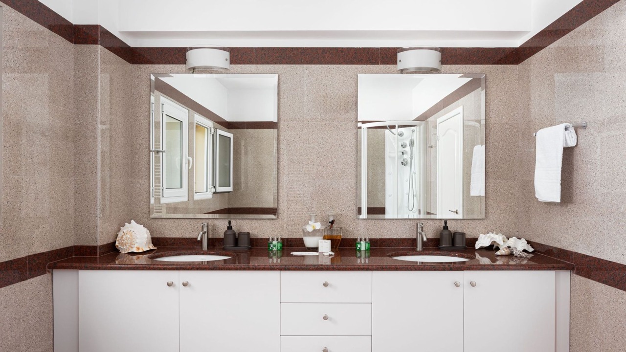 Photo of Bathroom in Eretria