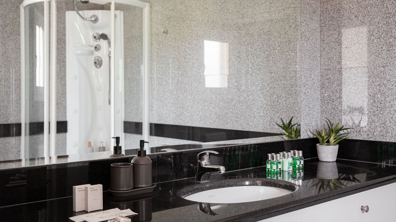 Photo of Bathroom in Eretria